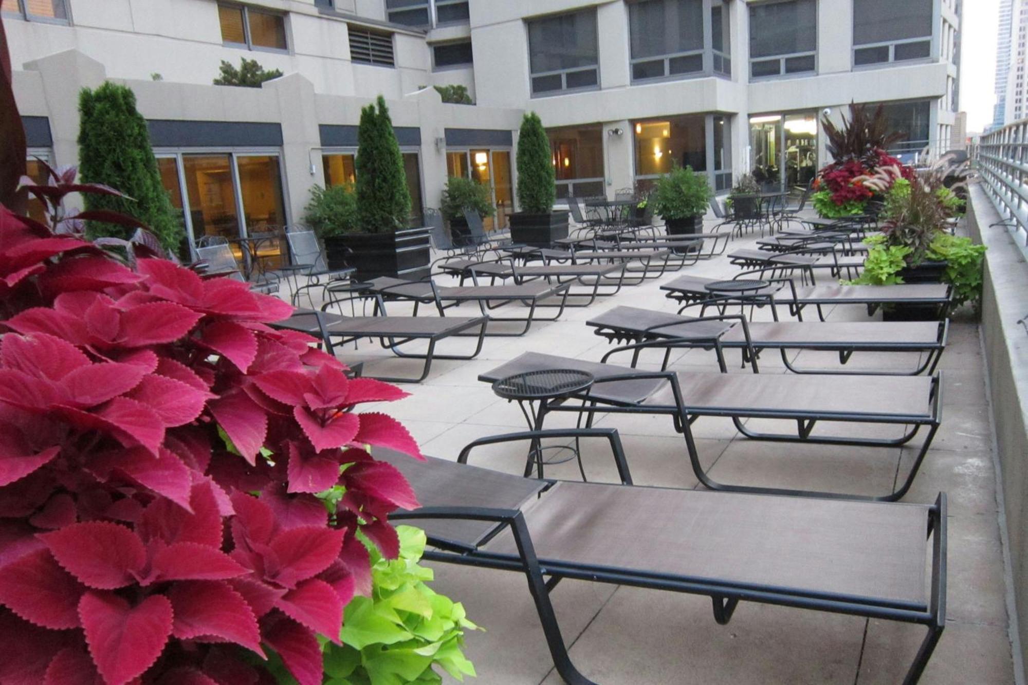 Courtyard By Marriott Chicago Downtown/River North Exterior foto
