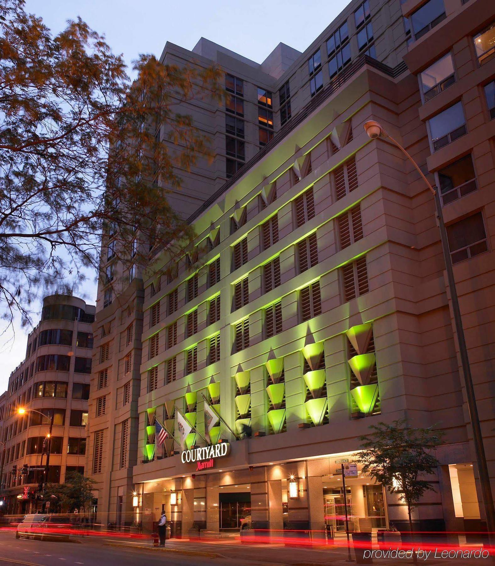 Courtyard By Marriott Chicago Downtown/River North Exterior foto